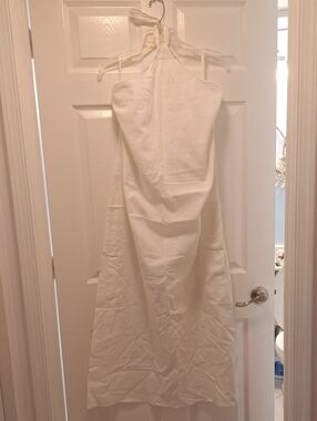 Women’s White Halter Neck Maxi Dress